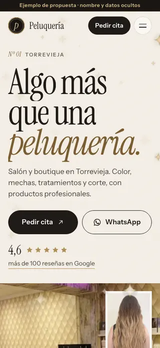 Captura de la web de peluquería en Torrevieja, en el móvil. Nombre y datos ocultos.